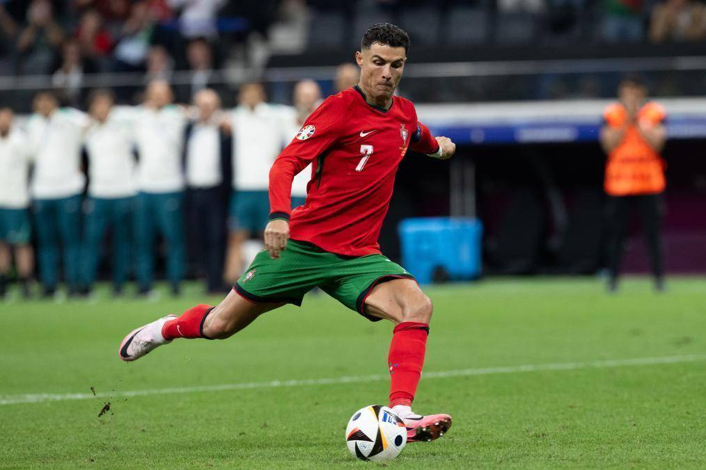 内马尔并肩 内马尔并肩